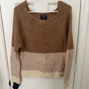 Abercrombie & Fitch Women's Tan and Cream Crew Neck Sweater S